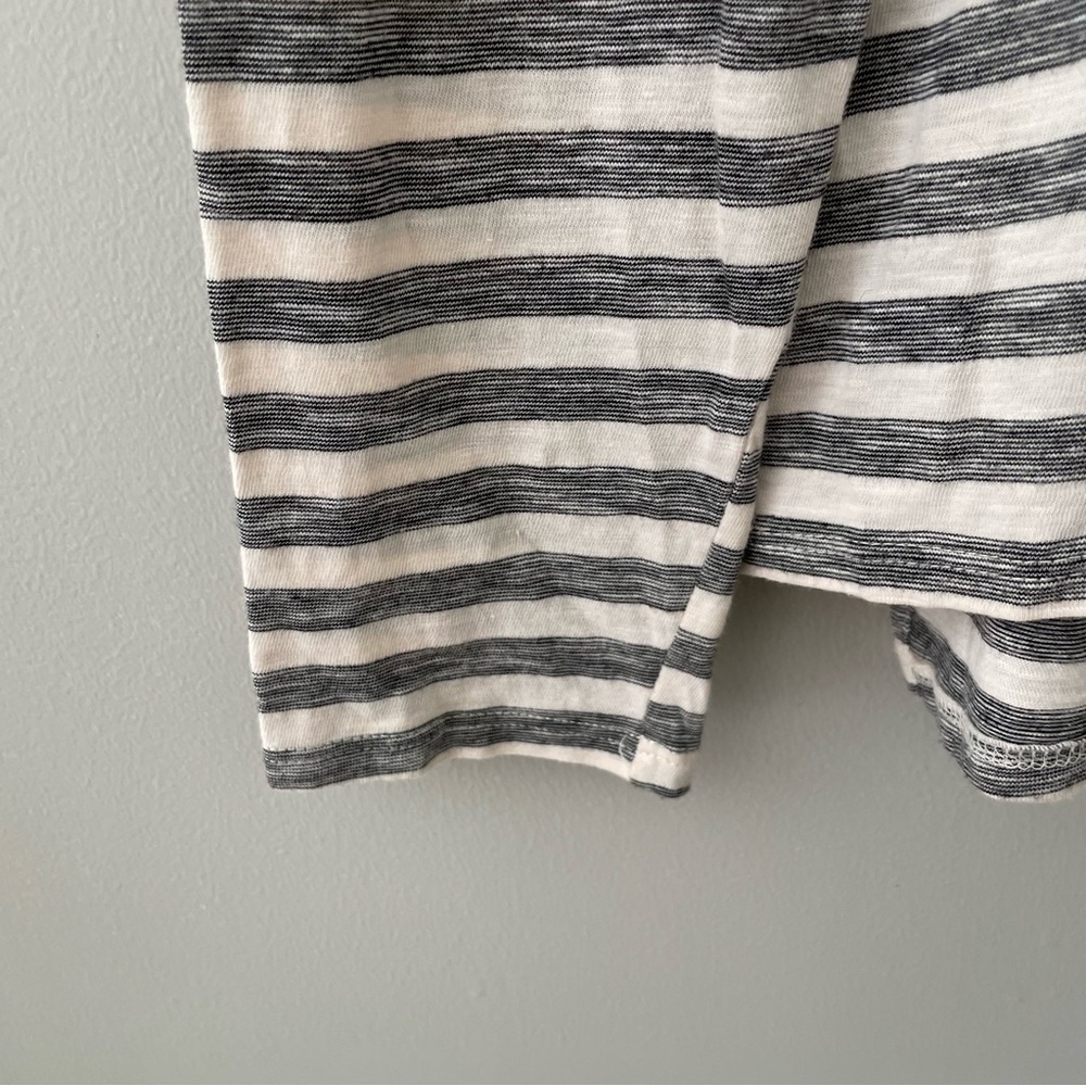 ATHLETA Women's Long Sleeve Crop Top Grey Cream Stripes Sz XS - Picture 5 of 8